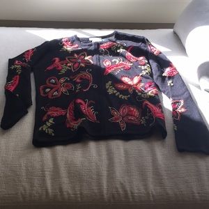 Sweater, women’s medium